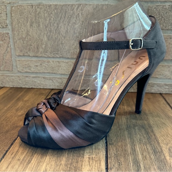 Unisa T-Strap Satin Knot High Heel Stiletto Chocolate / Wine / Gray / Size 7.5M - Picture 11 of 14